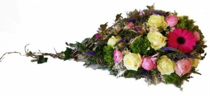 Liebevolle Trauerblumen mit weißen Blumen*